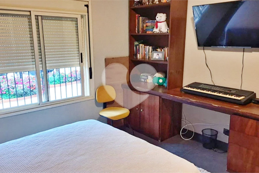 Casa à venda com 8 quartos, sendo 4 suítes, em Roseira, Mairiporã, SP