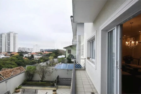 Casa à venda com 5 suítes em Jardim Londrina, São Paulo, SP