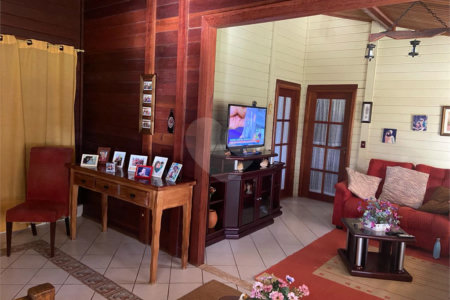Casa à venda com 3 quartos, sendo 1 suíte,  no Centro, Araçoiaba da Serra, SP