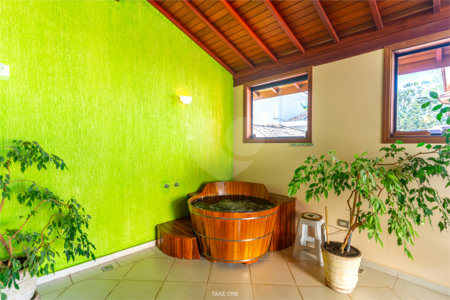 Belíssimo sobrado com piscina aquecida no Condomínio Villagio Capriccio - Louveira SP.