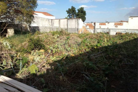 Terreno com 942,00 m² .