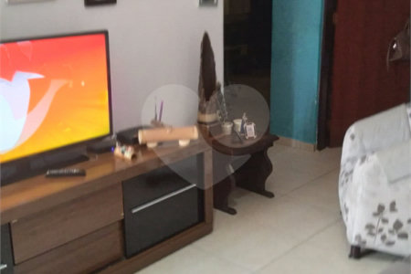 Sobrado para venda.