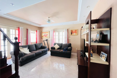 Casa à venda com 3 quartos, sendo 1 suíte, em Campo Grande, Rio de Janeiro, RJ
