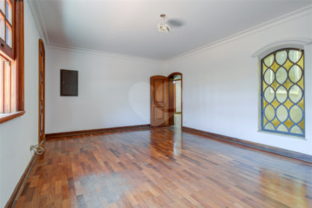Casa à venda com 5 quartos, sendo 3 suítes, em Alto da Boa Vista, São Paulo, SP