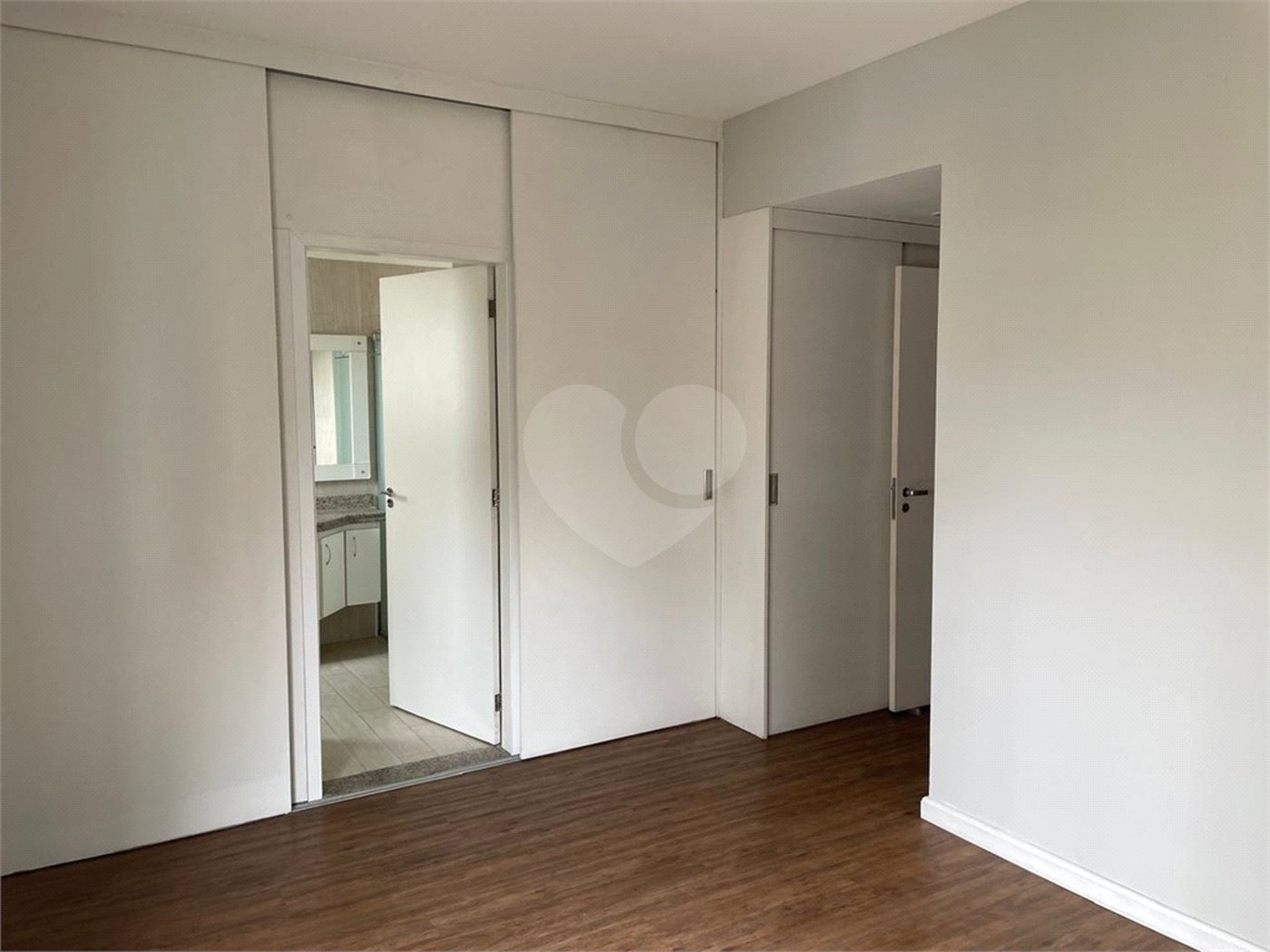 Apartamento à venda com 3 suítes em Campo Belo, São Paulo, SP