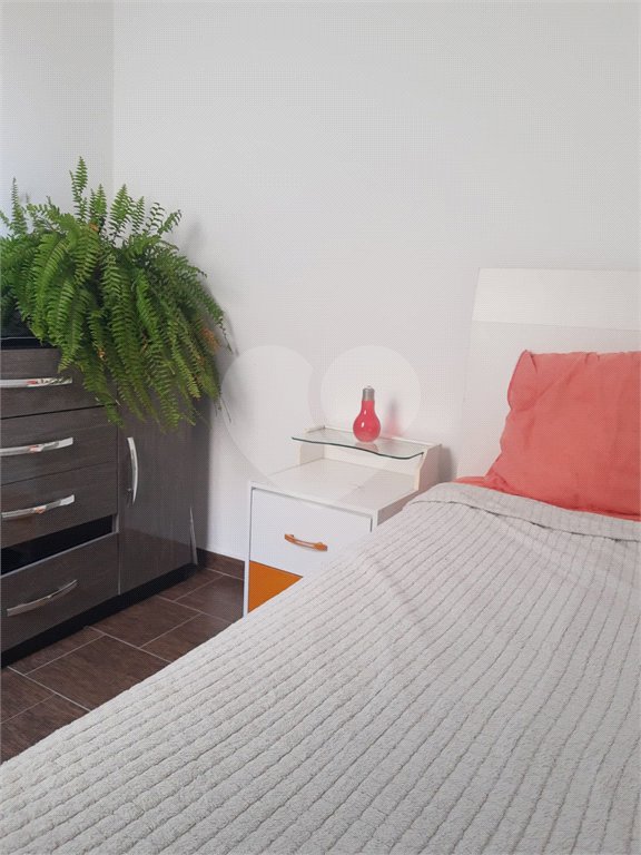 Casa à venda com 2 suítes no condomínio Residencial Poncet, São Paulo - SP