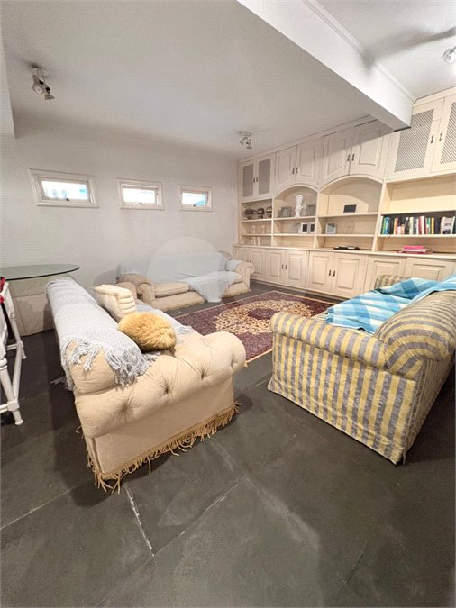 Casa Térrea à venda com 4 suítes em Anchieta, São Bernardo do Campo, SP