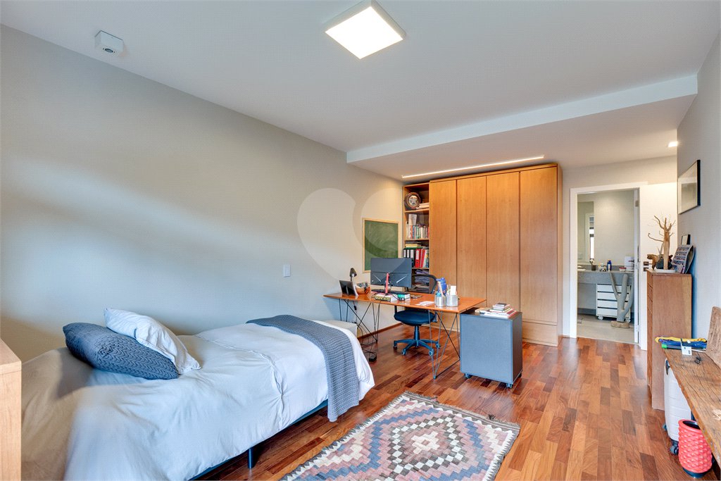 Casa à venda com 3 suítes em Alto da Boa Vista, São Paulo, SP