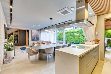 Casa à venda com 4 suítes no condomínio Jardim Flora, São Paulo - SP