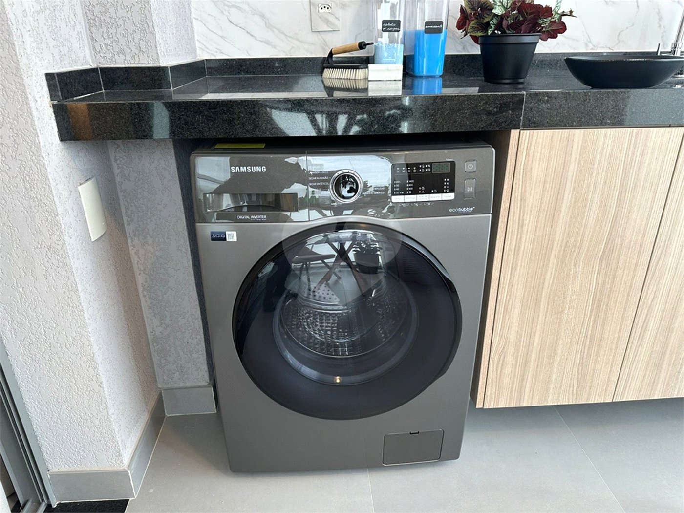 Apartamento à venda ou para alugar com 1 suíte em Pinheiros, São Paulo, SP