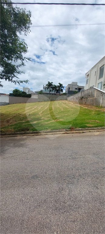 Terreno à venda no condomínio Figueira Garden, Atibaia - SP