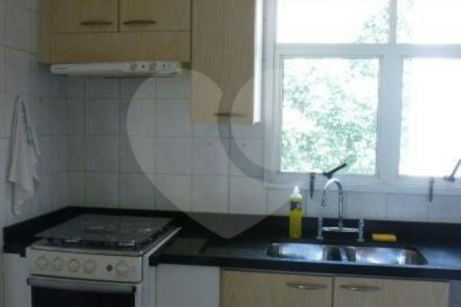Apartamento à venda com 3 quartos, sendo 1 suíte,  em Morumbi, São Paulo, SP