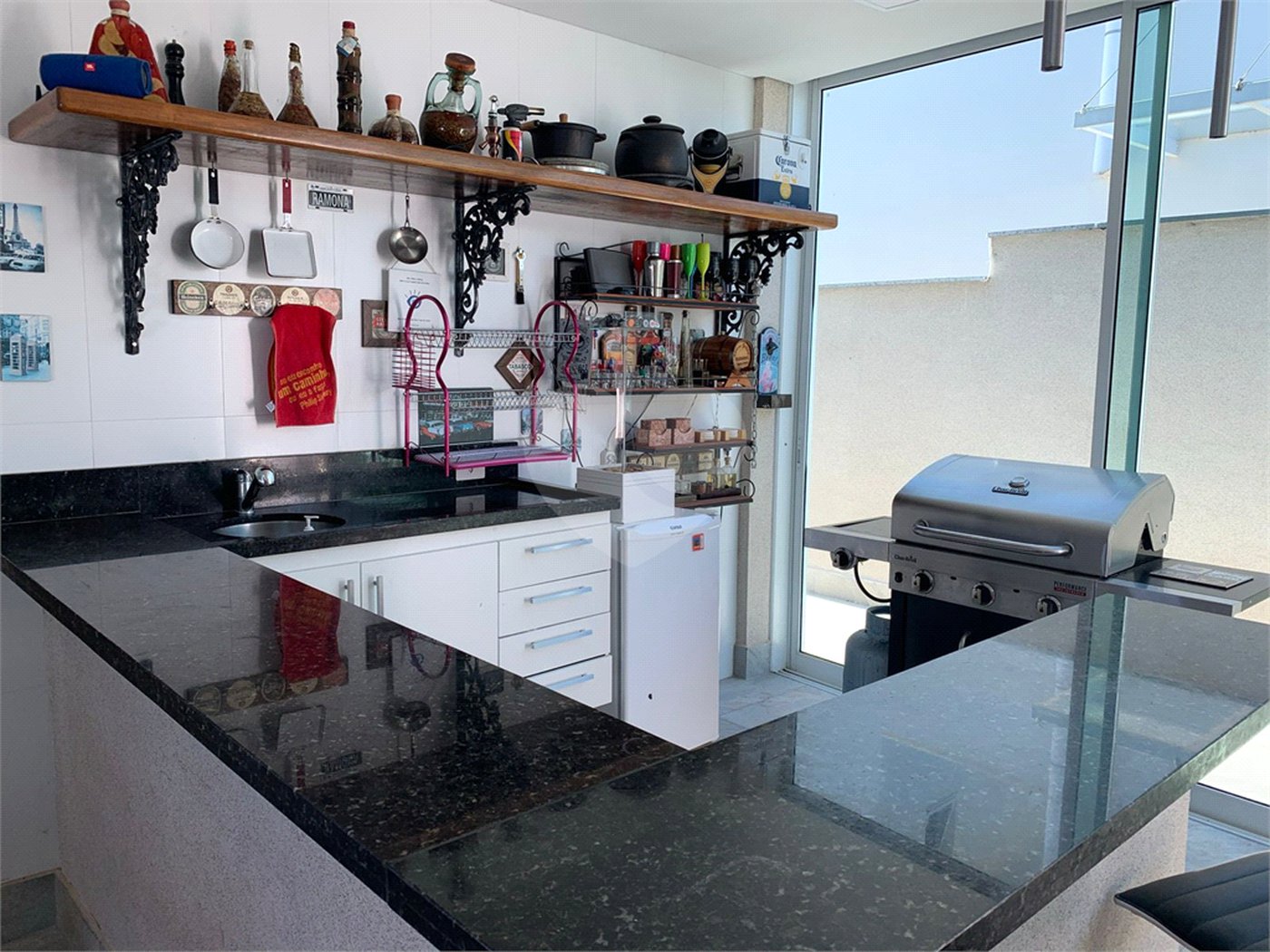 Casa à venda com 7 quartos, sendo 5 suítes, no condomínio Vivendas do Lago -, Sorocaba - SP