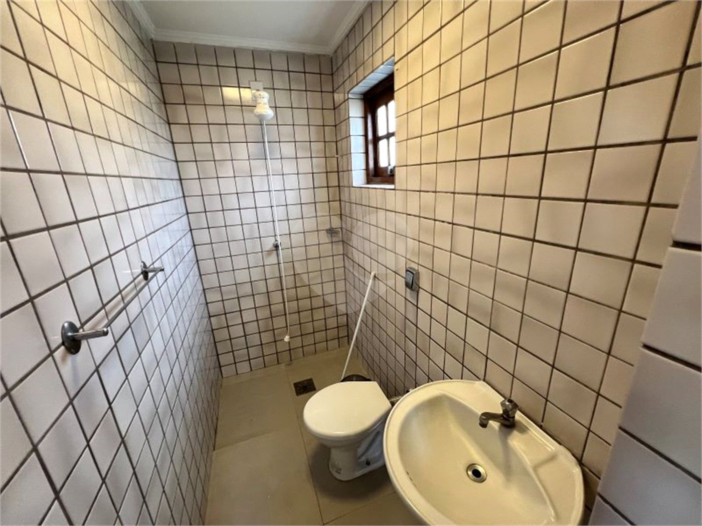 Casa à venda ou para alugar com 4 quartos, sendo 3 suítes, no condomínio Estância Marambaia, Vinhedo - SP