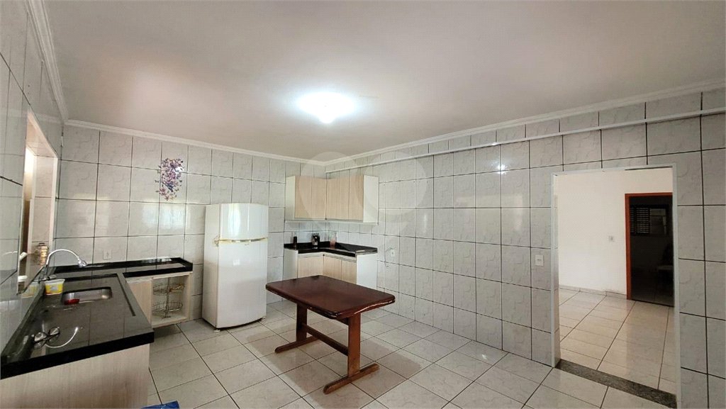 Chácara à venda com 4 quartos, sendo 1 suíte, em Área Rural de Salto, Salto, SP