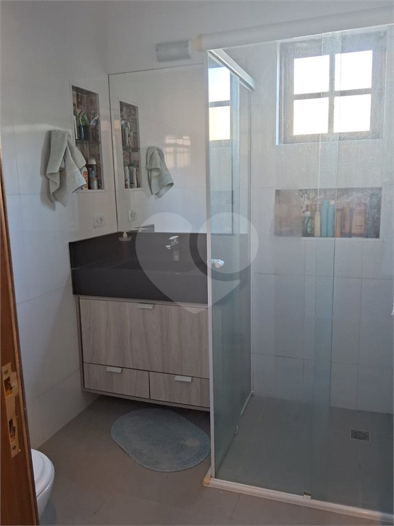 Casa à venda com 5 quartos, sendo 1 suíte, no condomínio Village da Serra, Araçoiaba da Serra - SP