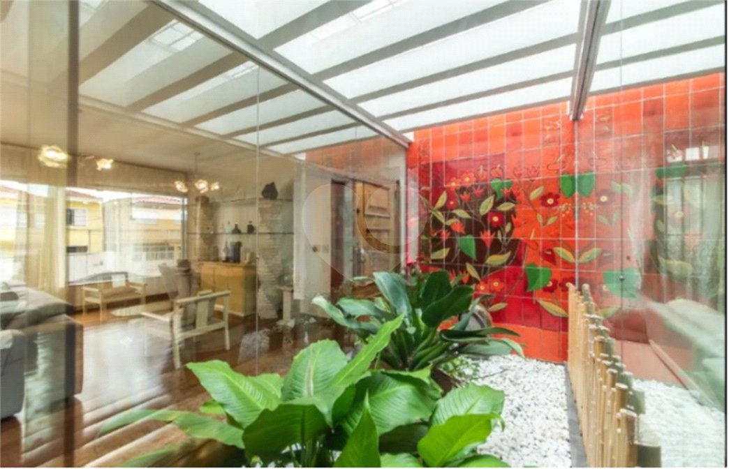 Casa à venda com 5 quartos, sendo 3 suítes, em Vila Santo Estéfano, São Paulo, SP