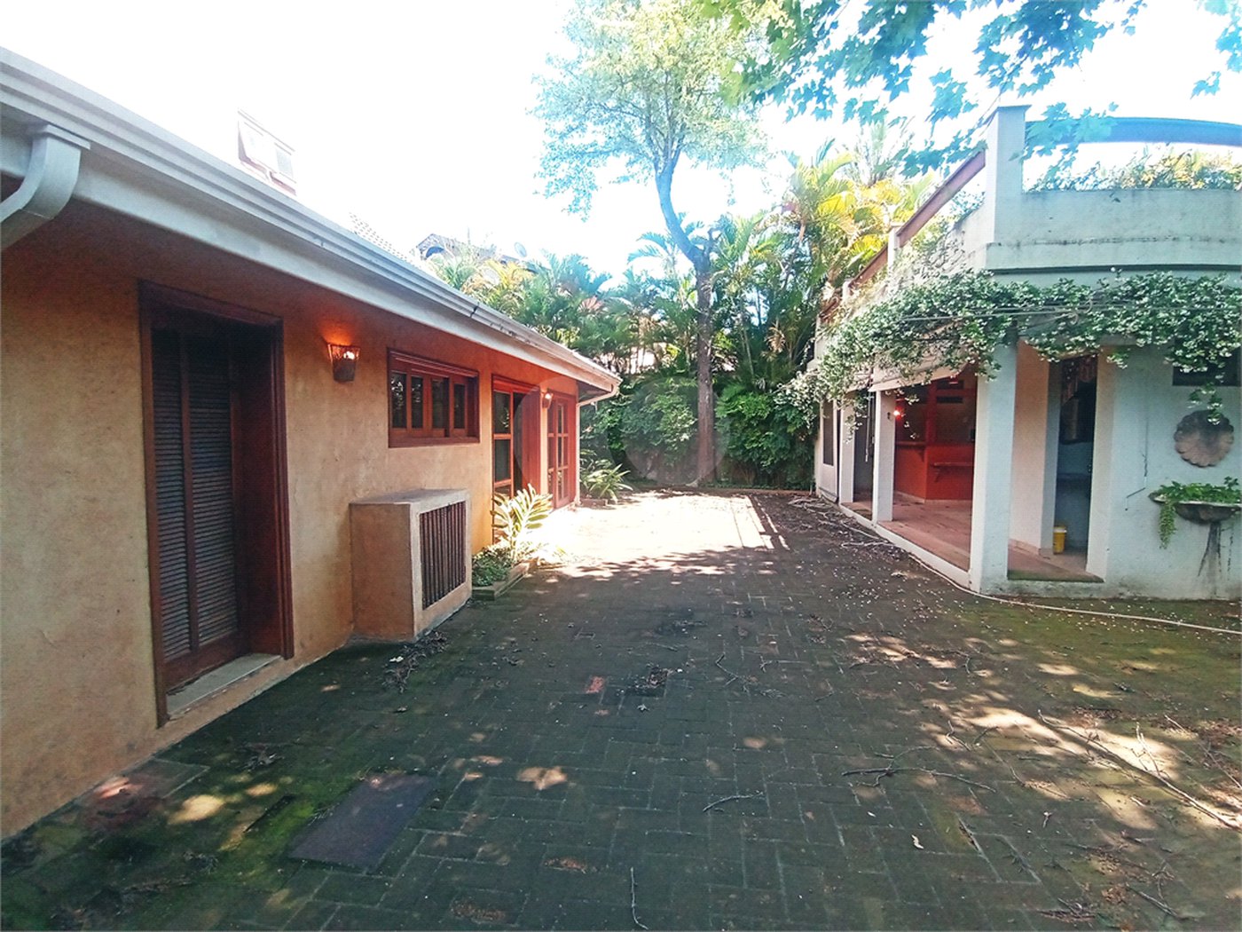 Casa à venda com 3 quartos, sendo 1 suíte,  no condomínio Estância Marambaia, Vinhedo - SP