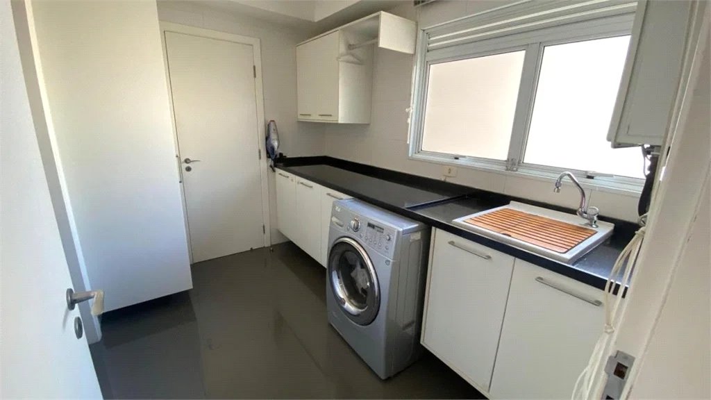 Apartamento à venda com 3 suítes em Vila Romana, São Paulo, SP