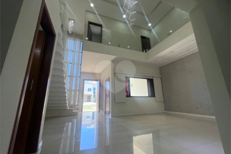 Casa à venda com 3 quartos, sendo 1 suíte, no condomínio Jardim Guarujá, Salto - SP