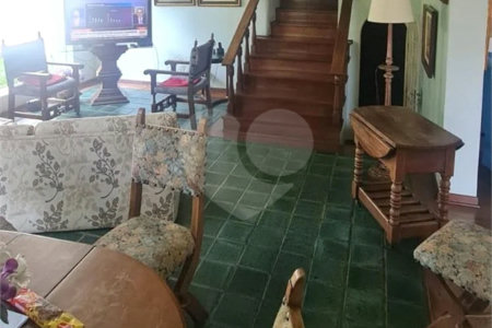 Casa à venda com 4 quartos, sendo 2 suítes,  no condomínio Comendador Elias Jafet, São Paulo - SP