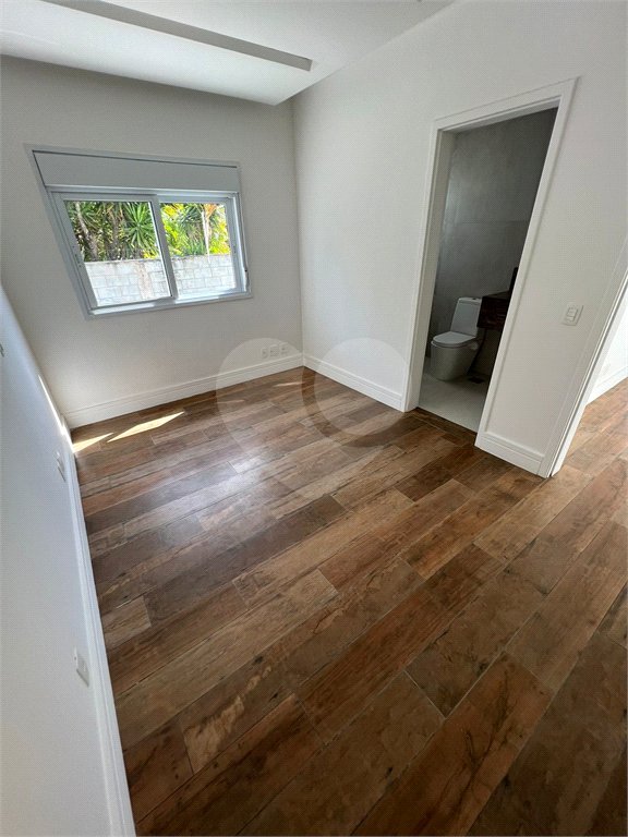Casa à venda com 4 quartos, sendo 2 suítes, no condomínio Residencial Floresta, São Paulo - SP