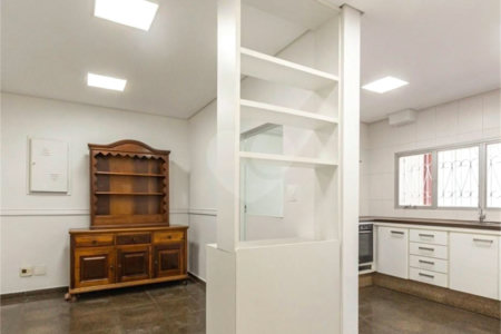 Casa à venda com 4 quartos, sendo 2 suítes, em Vila Morumbi, São Paulo, SP