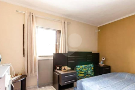 Sobrado à venda com 4 quartos, sendo 1 suíte,  em Vila Dalila, São Paulo, SP