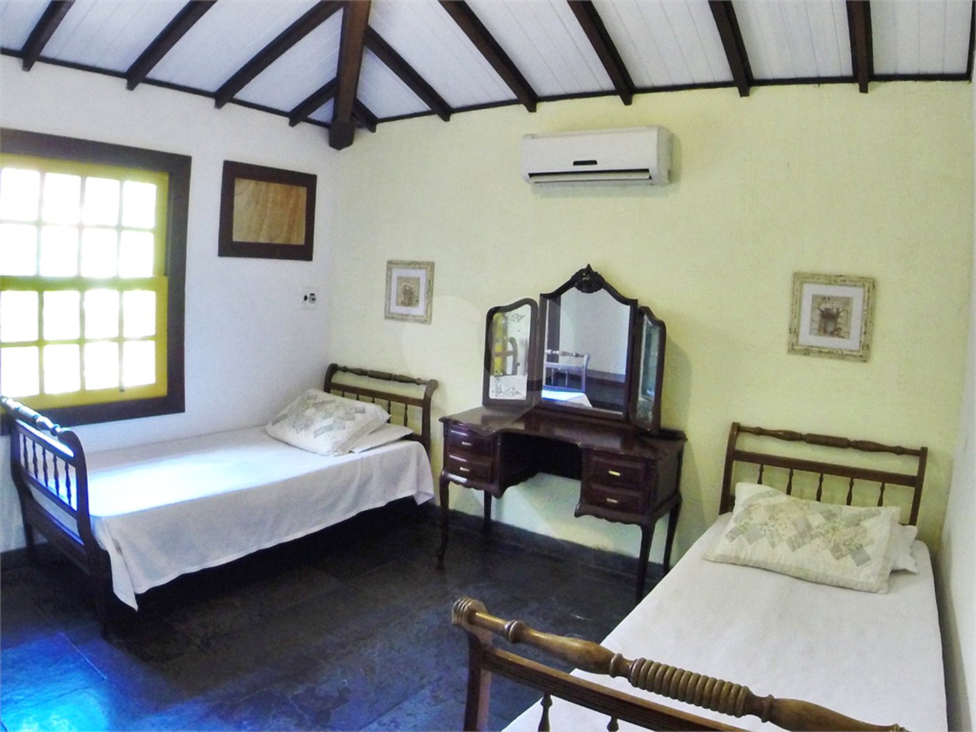 Casa à venda com 8 quartos, sendo 4 suítes, em Alto de Búzios, Armação dos Búzios, RJ
