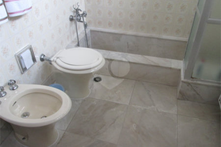 Casa à venda com 4 quartos, sendo 2 suítes, em Jardim Guedala, São Paulo, SP