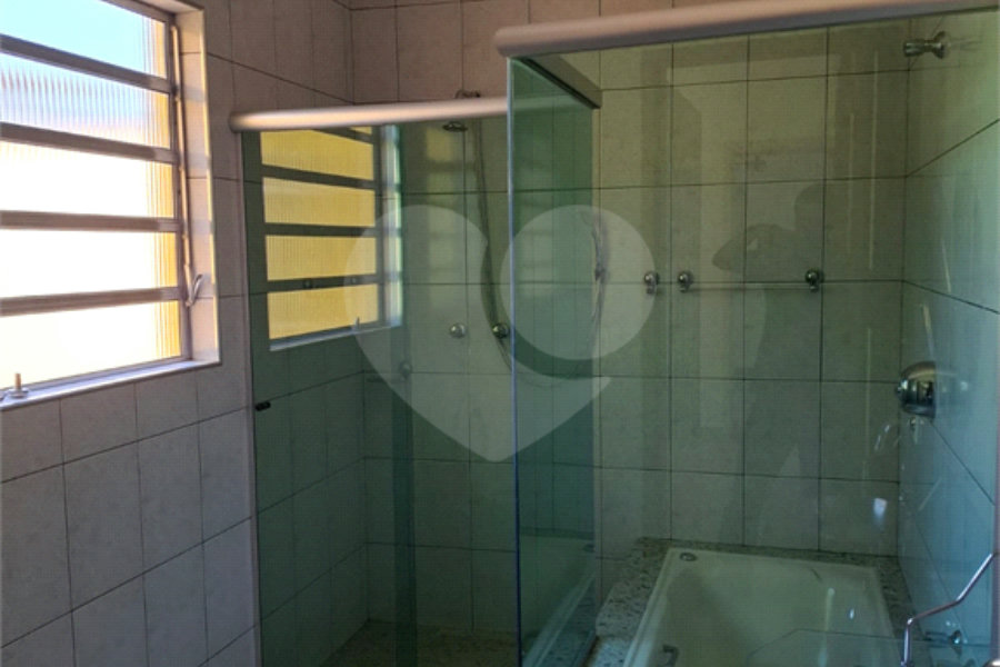 Sobrado à venda com 3 quartos no Brasilândia, São Paulo, SP