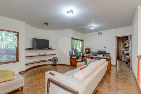 Casa à venda com 4 suítes no condomínio Granja do Morumbi, São Paulo - SP