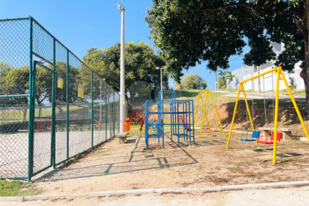 Casa à venda com 4 quartos, sendo 2 suítes, no condomínio Residencial Green Ville, Rio de Janeiro - RJ