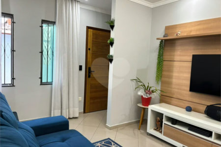 Casa à venda com 3 quartos, sendo 1 suíte, no condomínio Mira Estrela, São Paulo - SP