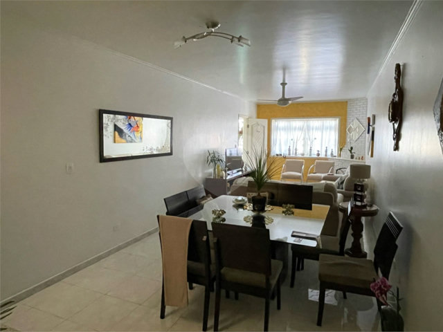 Sobrado à venda com 3 quartos, sendo 1 suíte,  em Vila Paiva, São Paulo, SP