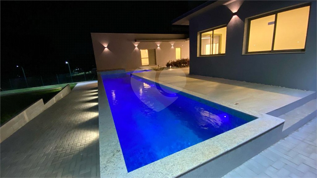 Casa à venda com 4 suítes no condomínio Primavera, Salto - SP