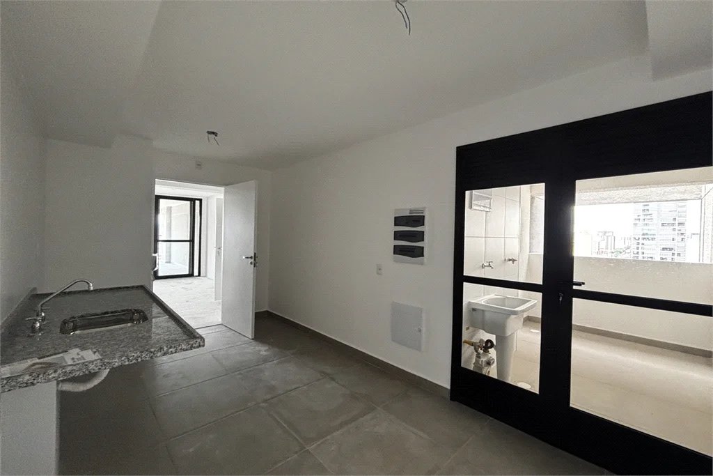 Apartamento à venda com 3 suítes em Vila Romana, São Paulo, SP