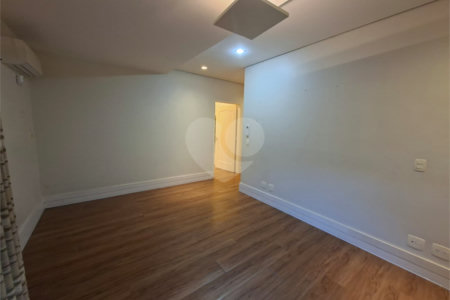 Casa à venda com 2 quartos, sendo 1 suíte, em Planalto Paulista, São Paulo, SP