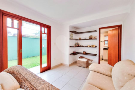 Casa à venda com 4 quartos, sendo 3 suítes, no condomínio Morada da Serra, São José dos Campos - SP