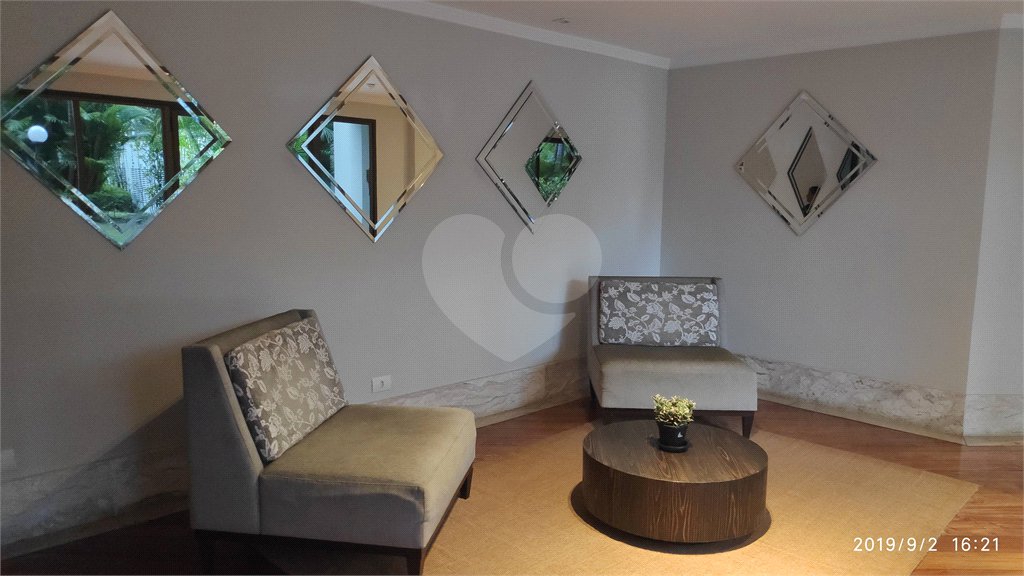 Apartamento à venda com 4 quartos, sendo 2 suítes, em Vila Olímpia, São Paulo, SP