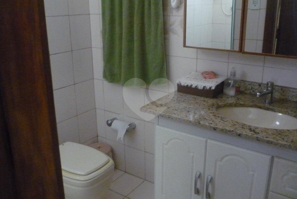 Sobrado à venda com 4 quartos, sendo 2 suítes, em Vila Paulicéia, São Paulo, SP