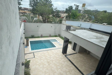 Casa à venda com 5 quartos, sendo 4 suítes, no condomínio Grand Park, Rio de Janeiro - RJ
