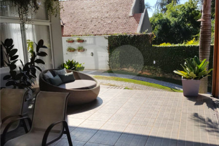 Casa à venda com 4 quartos, sendo 3 suítes, no condomínio Estância Marambaia, Vinhedo - SP
