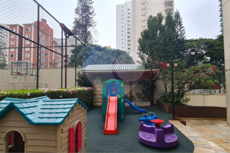 Apartamento à venda com 3 quartos, sendo 1 suíte,  em Indianópolis, São Paulo, SP