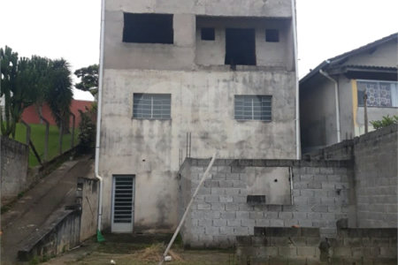 Sobrado à venda com 5 quartos, sendo 1 suíte,  no Centro, Bom Jesus dos Perdões, SP