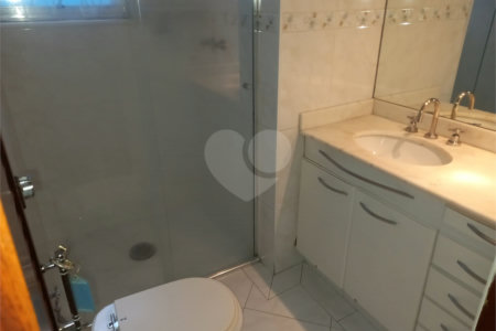 Sobrado à venda com 4 quartos, sendo 2 suítes, em Vila Hamburguesa, São Paulo, SP