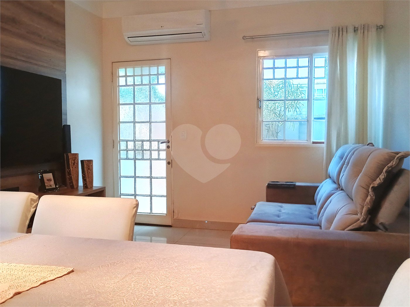 Casa à venda com 3 quartos, sendo 1 suíte, no condomínio Portal dos Pinheiros, Ribeirão Preto - SP