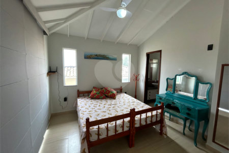 Casa à venda com 3 quartos, sendo 2 suítes,  em Rasa, Armação dos Búzios, RJ