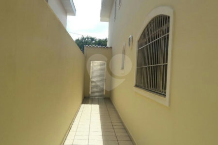 Sobrado à venda com 3 quartos, sendo 1 suíte, em Vila Nivi, São Paulo, SP