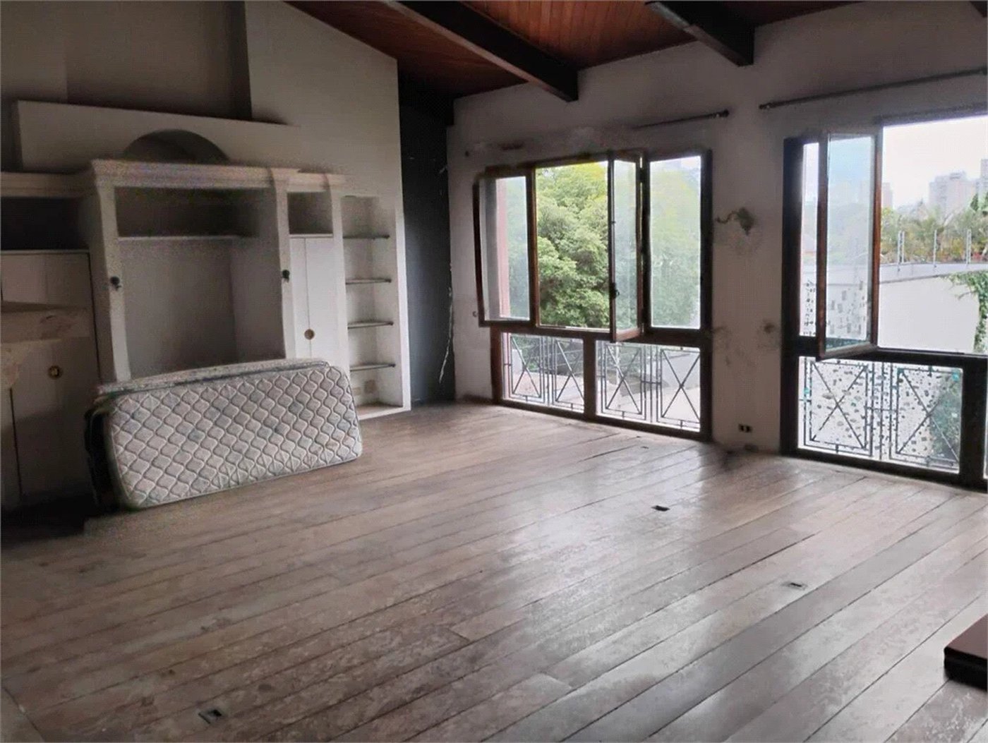Casa à venda com 7 quartos, sendo 2 suítes, em Brooklin Paulista, São Paulo, SP